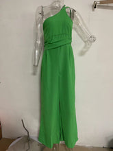 Einfarbiger, lockerer Jumpsuit aus Baumwollleinen mit weitem Bein